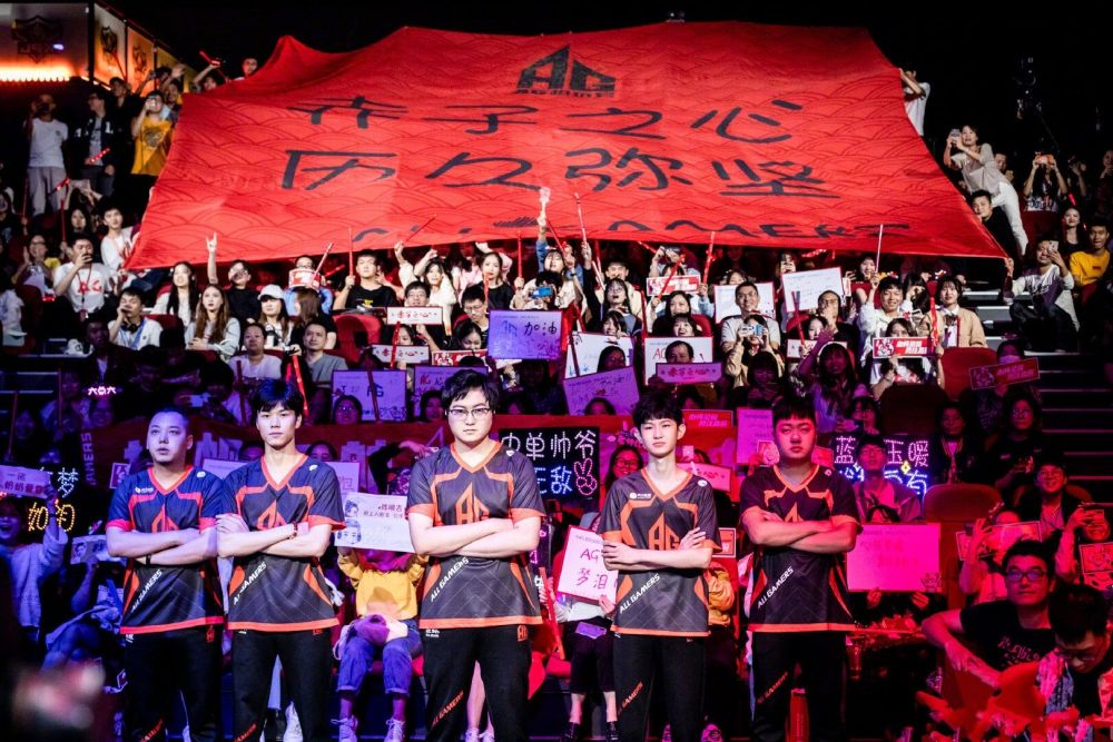 尤其是他的